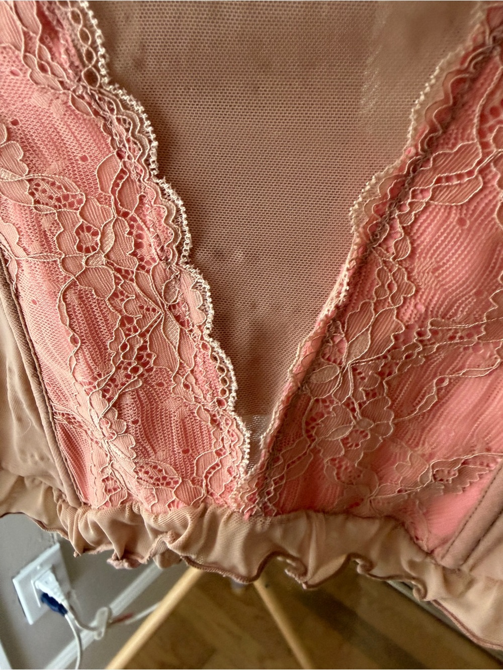 Lace top - Picture 3 of 6